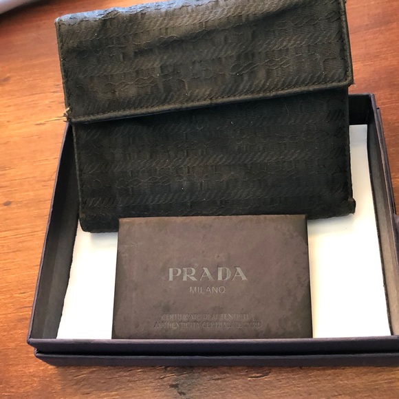 Authentic Prada women’s black wallet - Picture 2 of 11